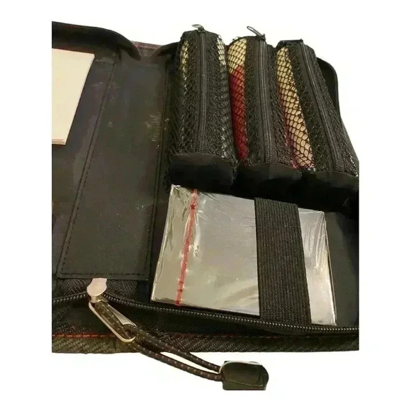 Marlboro Gear '99 Poker Chips & Card Set - Picture 2 of 2